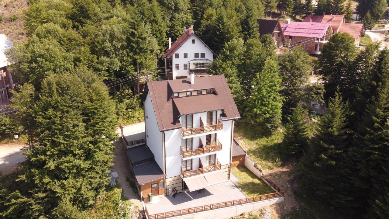 Vila Lucky Kop & Restoran Kopaonik Buitenkant foto
