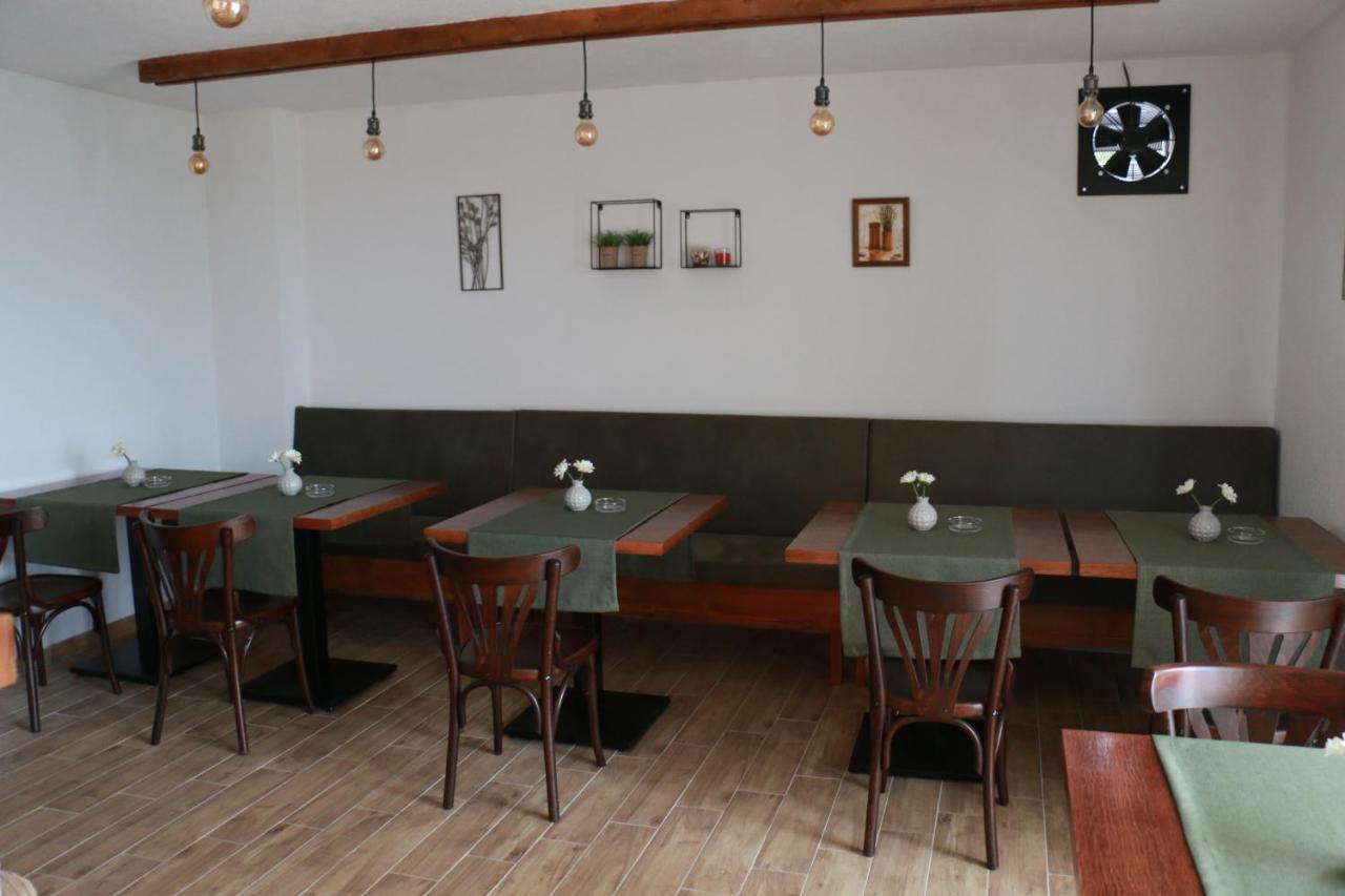 Vila Lucky Kop & Restoran Kopaonik Buitenkant foto